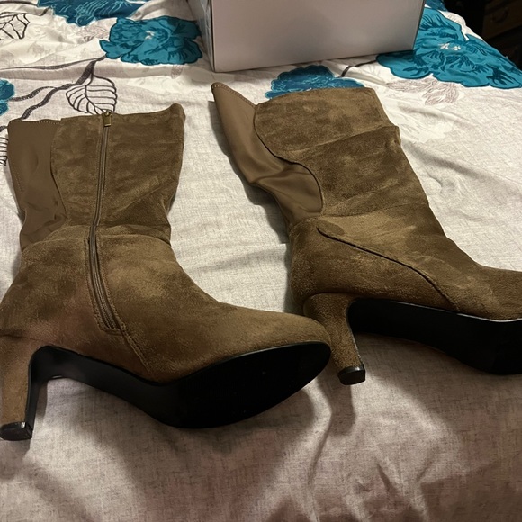 Ashley Stewart’s Camel Taupe boots 11w - Picture 4 of 5